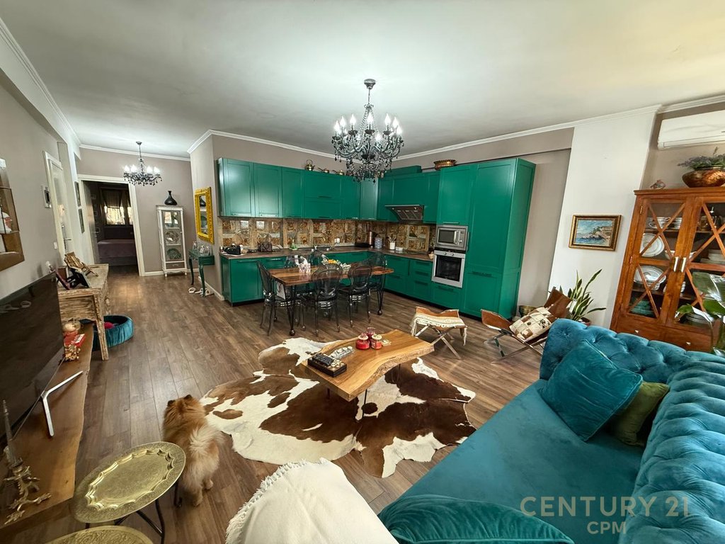 IN THE MUNICIPALITY OF PARIS NEAR KRISTAL CENTER WE OFFER A 2+1 APARTMENT FOR RENT