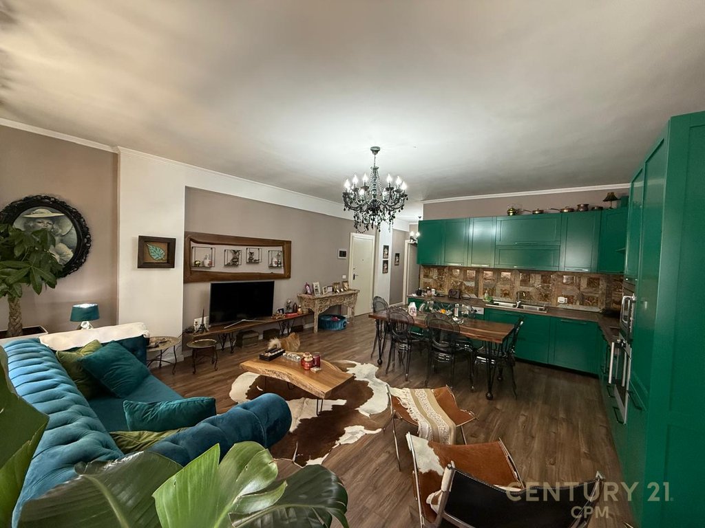 IN THE MUNICIPALITY OF PARIS NEAR KRISTAL CENTER WE OFFER A 2+1 APARTMENT FOR RENT