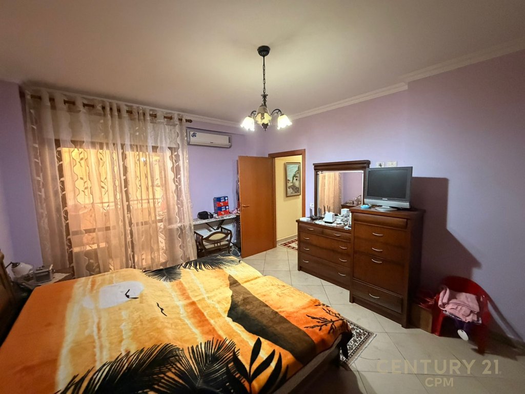 APARTMENT MATCH 2+1+2 NEAR THE PARIS MUNICIPALITY!