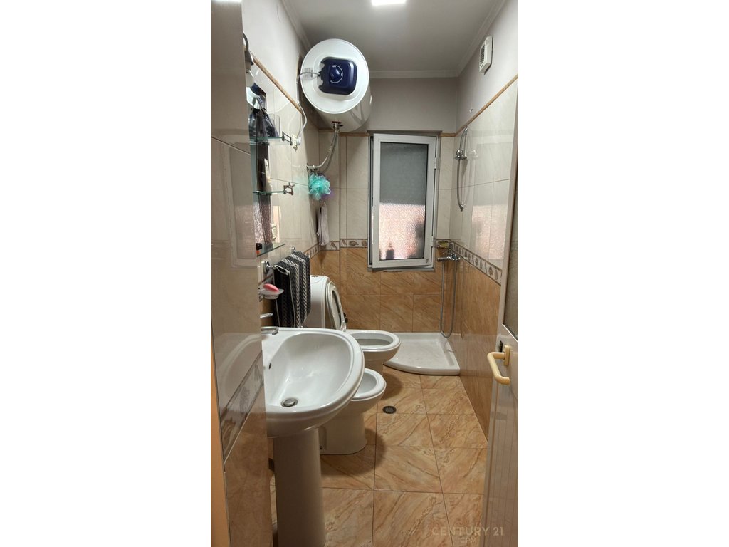 Apartment 2+1+2 for sale on Naim Frasheri Street