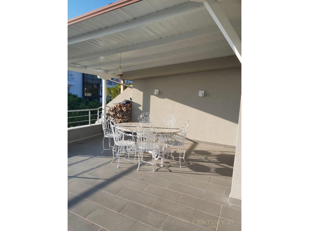 SUPER APARTMENT 2+1+2 FOR SALE IN GOLEM, FULLY INVESTED TO THE DETAIL WITH A LARGE VERANDA AND SEA VIEW