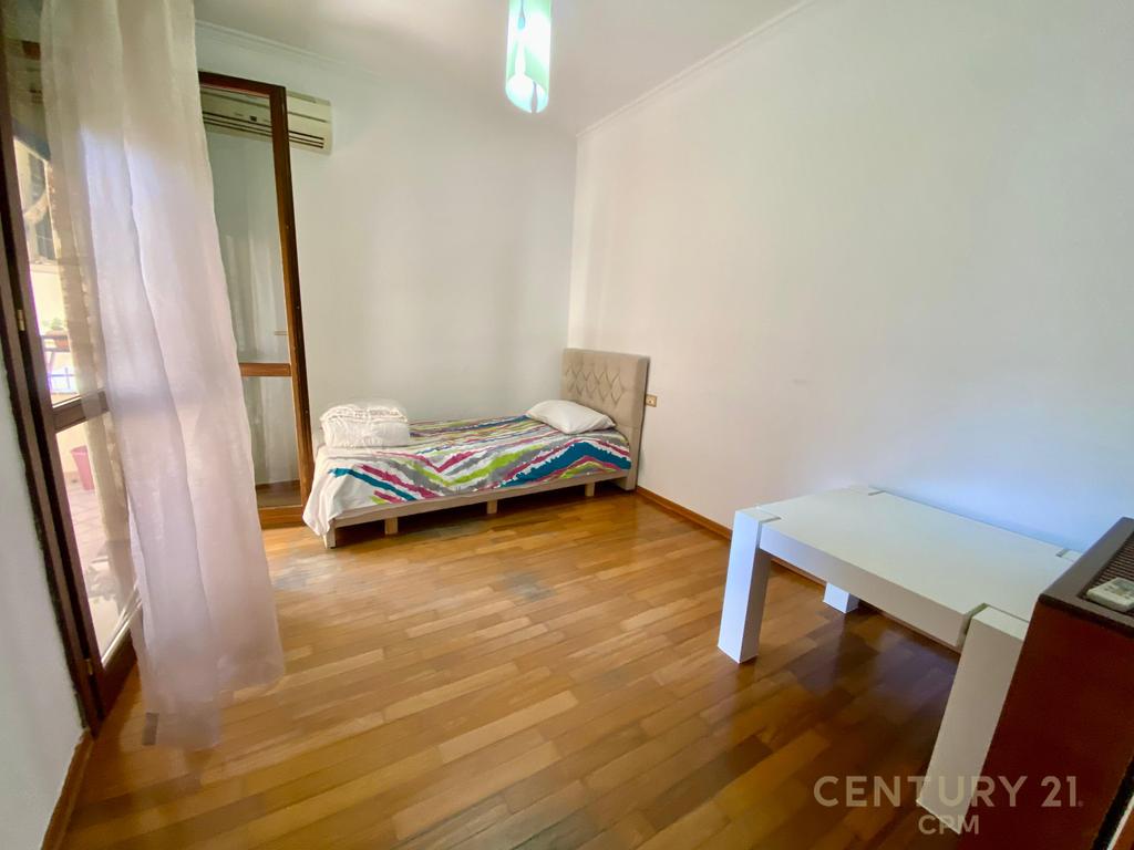 LULISHTJA COMMUNE OF PARIS SELLING APARTMENT 3+1+2 + STORAGE