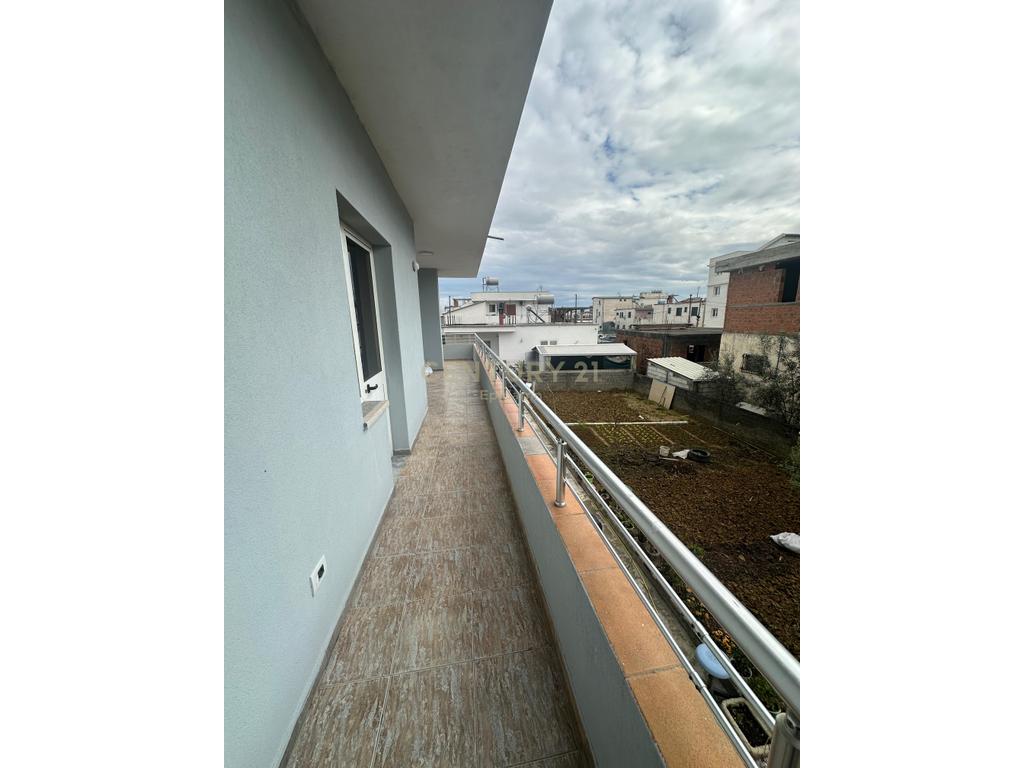 3-STOREY VILLA FOR SALE IN THE EX-KENETE!!