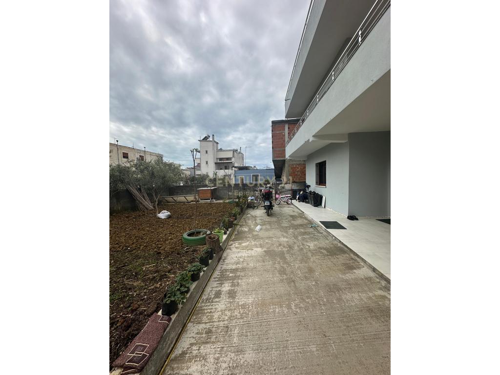 3-STOREY VILLA FOR SALE IN THE EX-KENETE!!