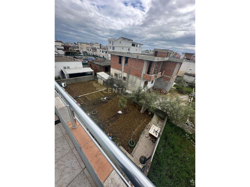 3-STOREY VILLA FOR SALE IN THE EX-KENETE!!