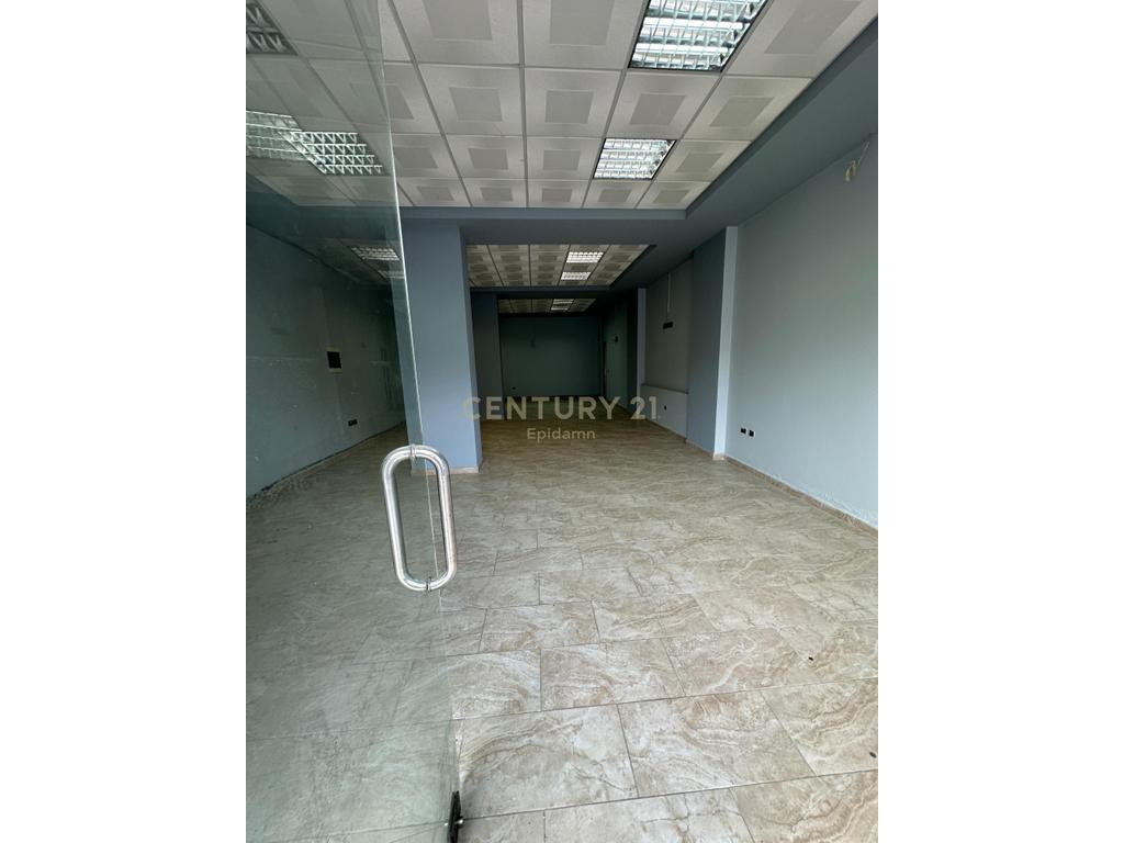 Commercial premises for rent in Lagjia e Re, Durrës €400 | 90 m²