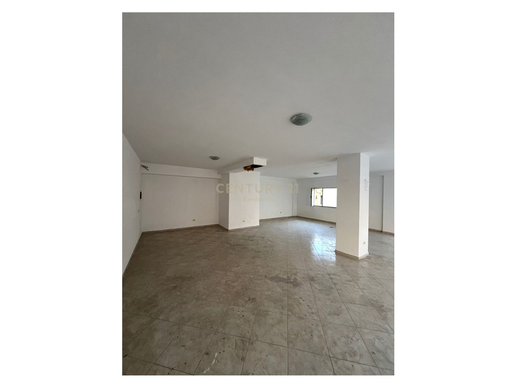 Commercial Space For Sale on the Beach Red Wheel, Durrës - €150,000 | 103 m²