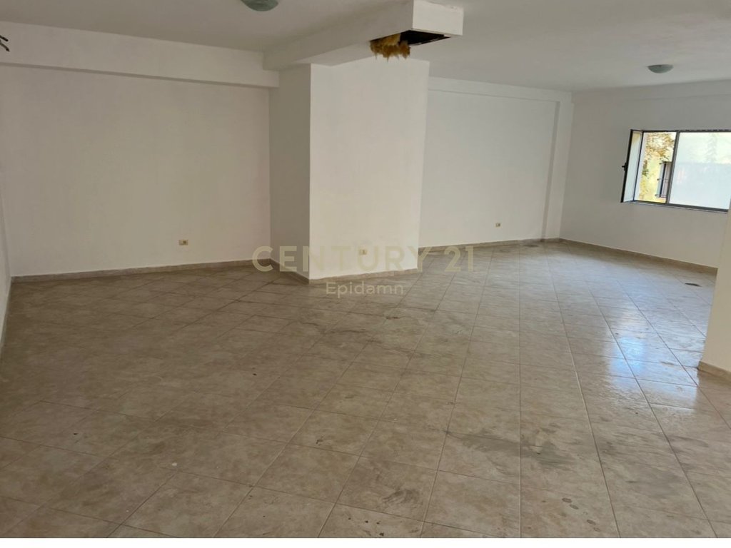 Commercial Space For Sale on the Beach Red Wheel, Durrës - €150,000 | 103 m²