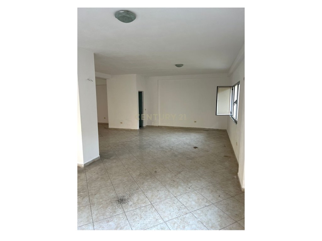 Commercial Space For Sale on the Beach Red Wheel, Durrës - €150,000 | 103 m²