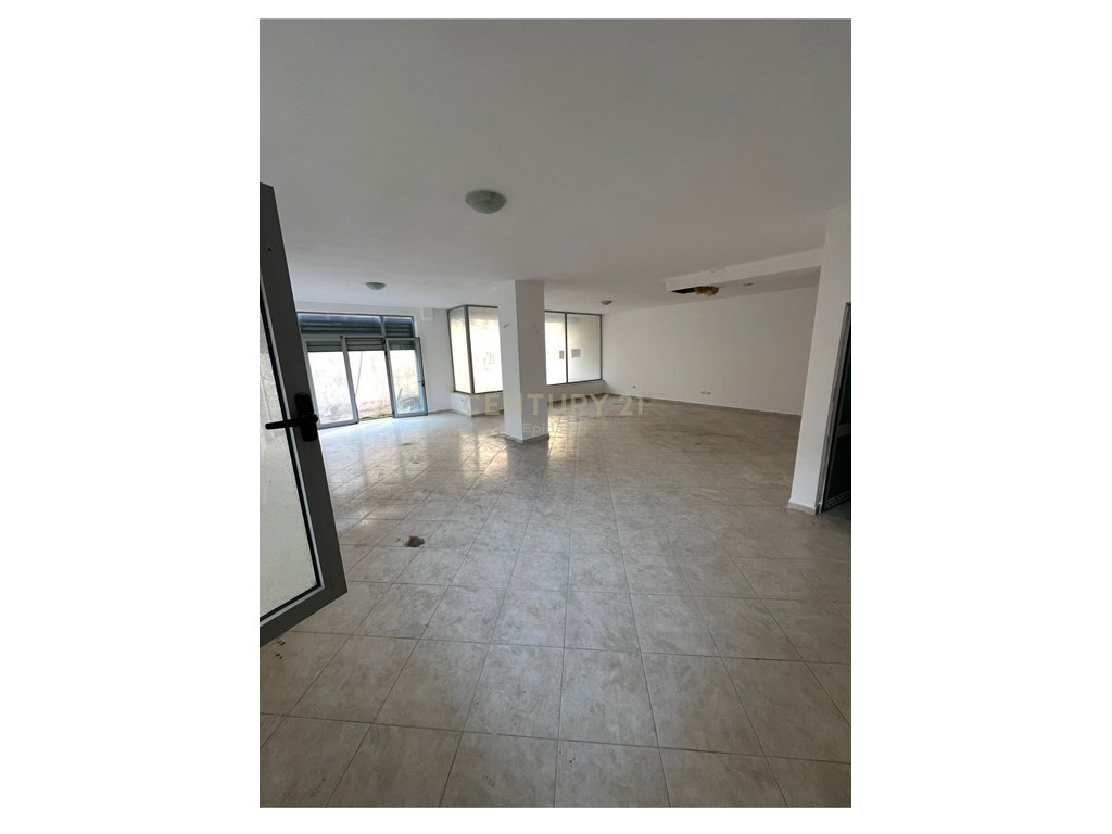 Commercial Space For Sale on the Beach Red Wheel, Durrës - €150,000 | 103 m²