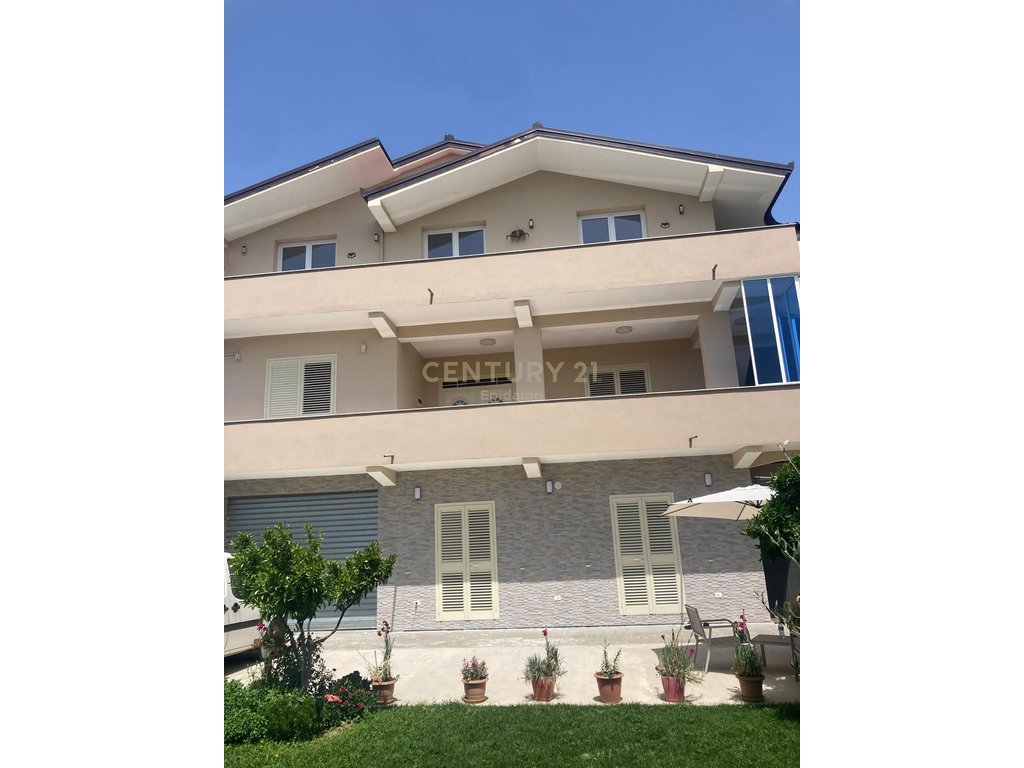 Villa for Sale in Xhafzotaj !!