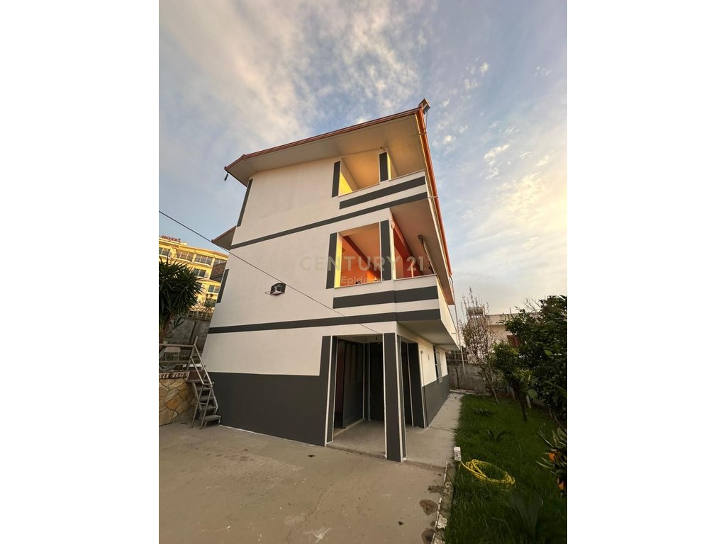 Villa for Sale in Arapaj