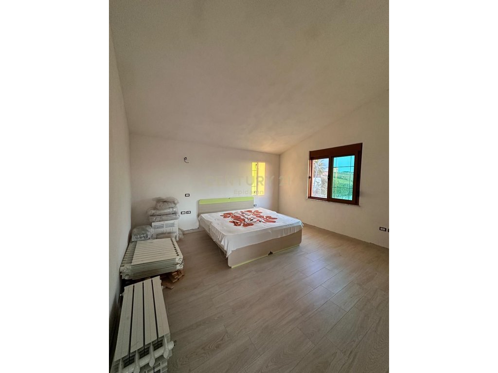 Villa for Sale in Arapaj