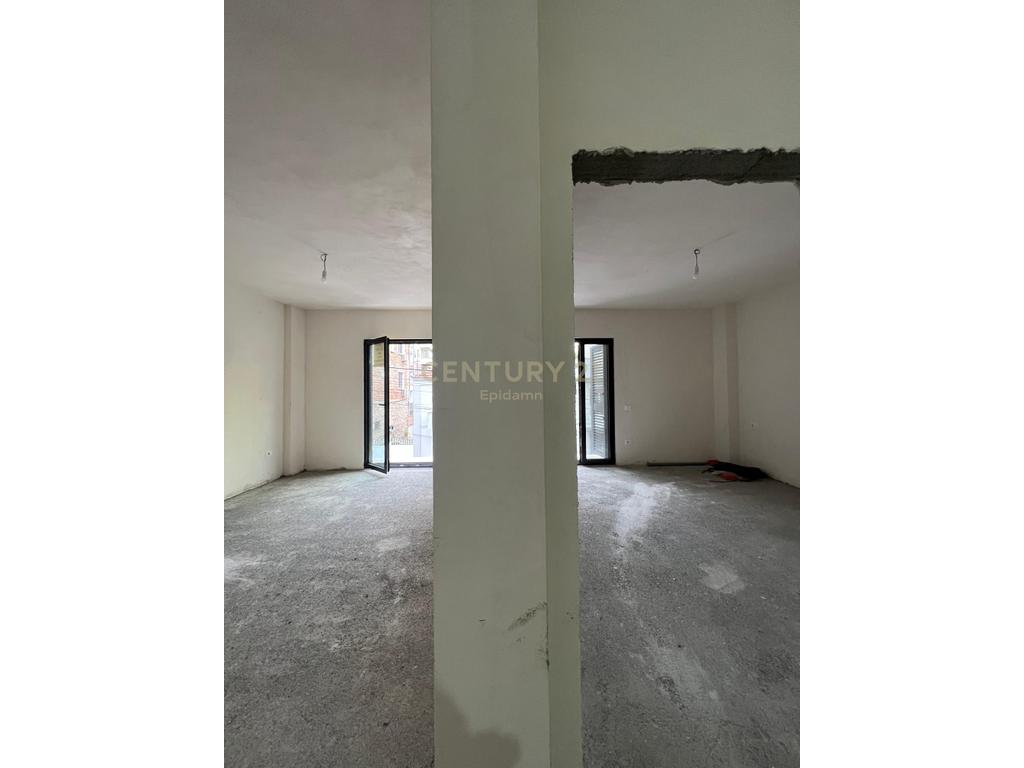 BUSINESS PREMISES FOR RENT ON ANDON NACI STREET!