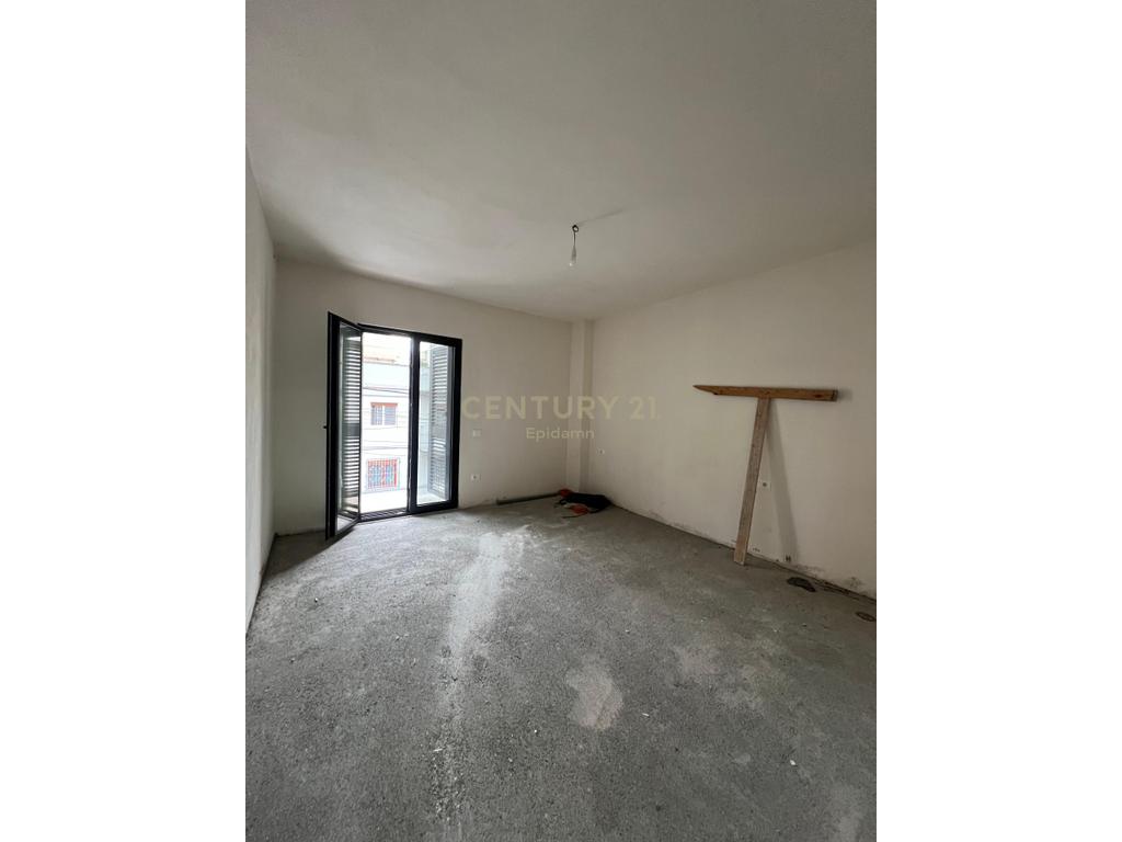 BUSINESS PREMISES FOR RENT ON ANDON NACI STREET!