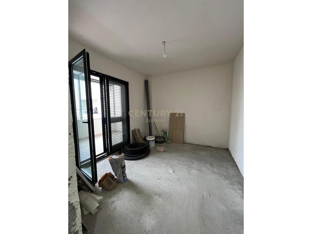 BUSINESS PREMISES FOR RENT ON ANDON NACI STREET!