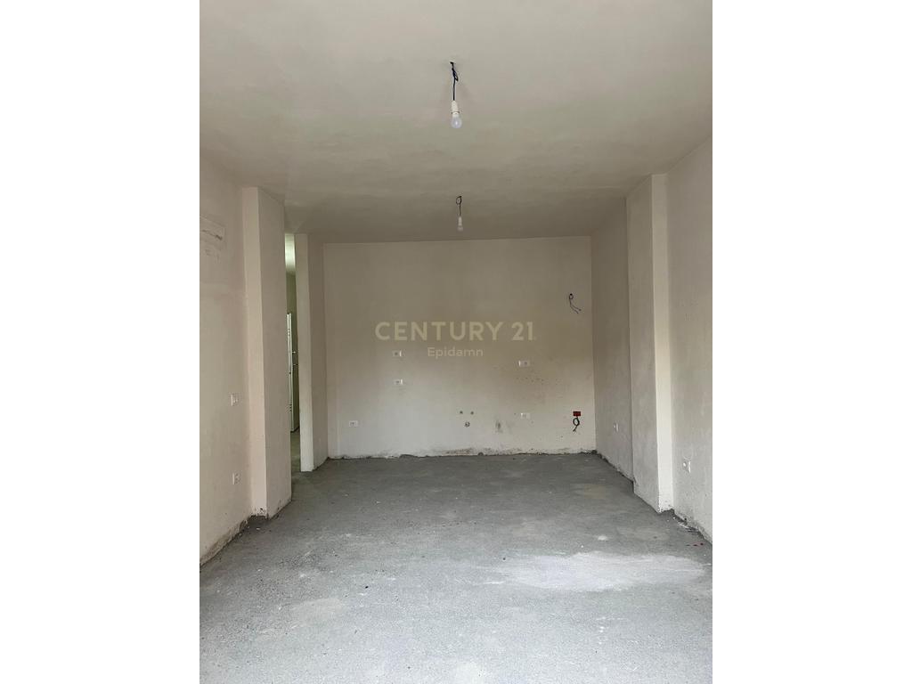 BUSINESS PREMISES FOR RENT ON ANDON NACI STREET!