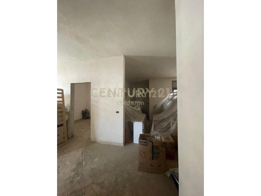 Villa for Sale on Aleksander Goga Street, Durrës - €160,000 | 411 m²
