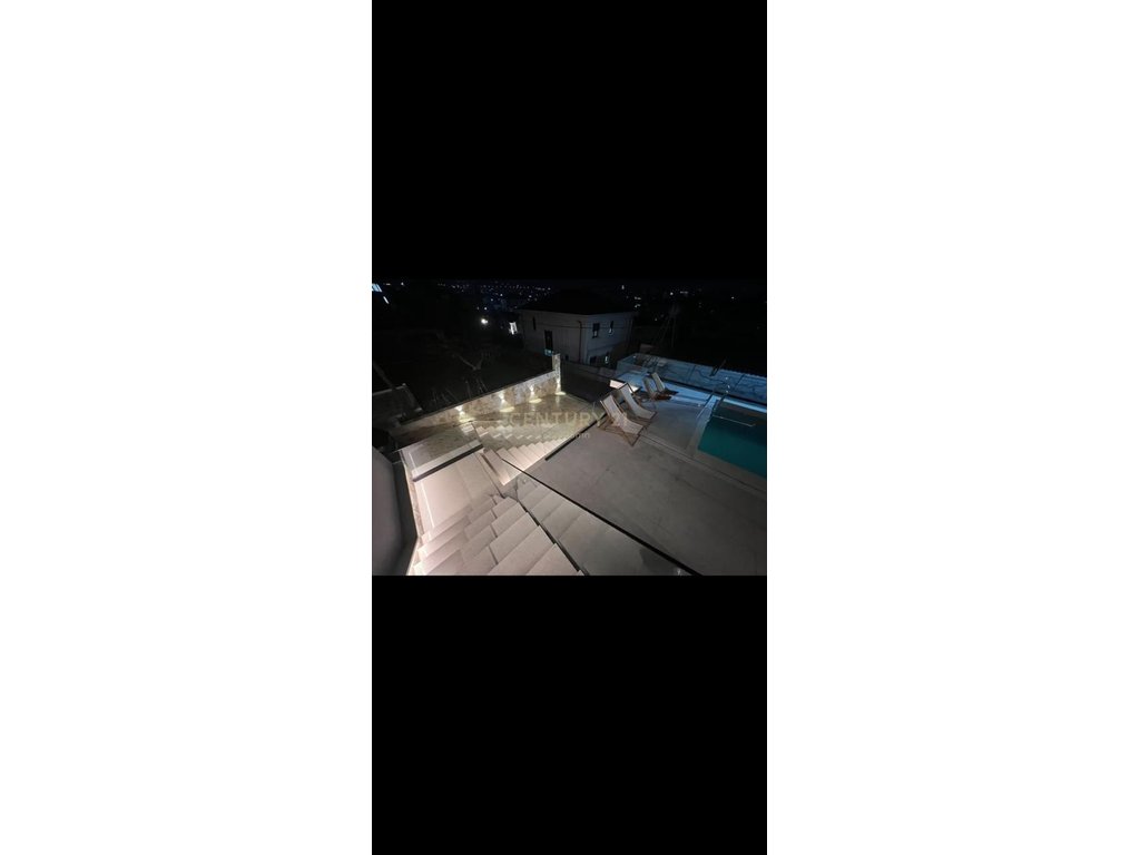 SUPER HOUSE FOR RENT IN PASKUQAN!