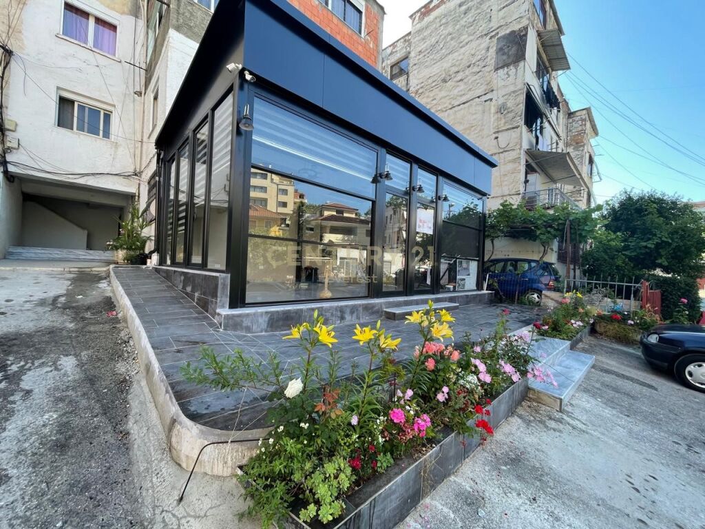 ALI DEMI, COMMERCIAL ENVIRONMENT FOR SALE