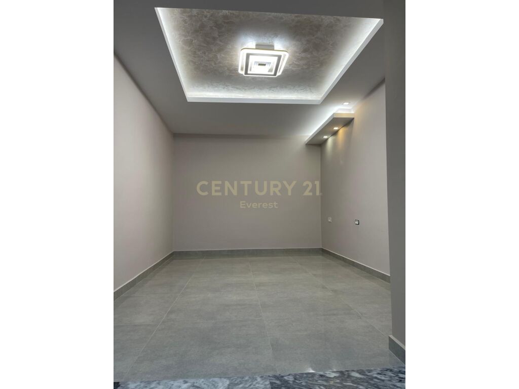 ALI DEMI, COMMERCIAL ENVIRONMENT FOR SALE