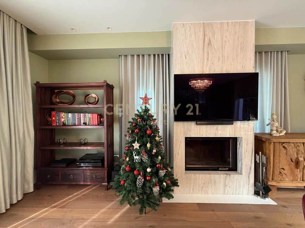 WHITE HOUSE-LUNDER, INDIVIDUAL VILLA FOR SALE
