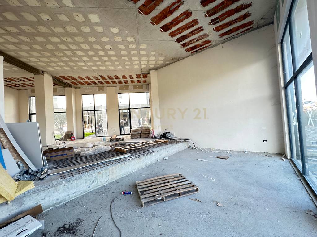 LIQENI I THATE, COMMERCIAL SPACE FOR RENT