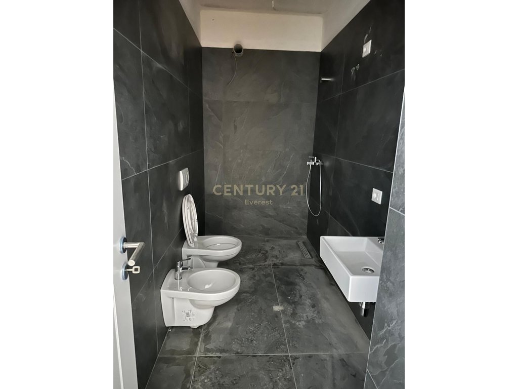 NEW BOULEVARD, OFFICE APARTMENT FOR RENT