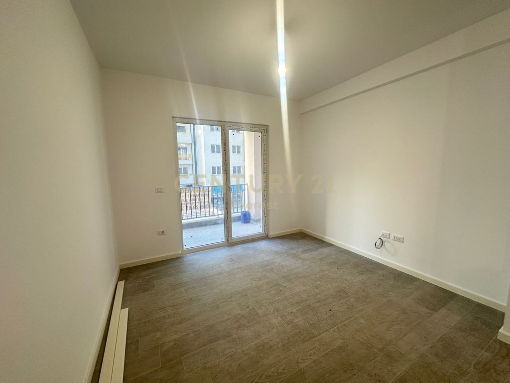 LAPRAKE, OFFICE SPACE FOR RENT