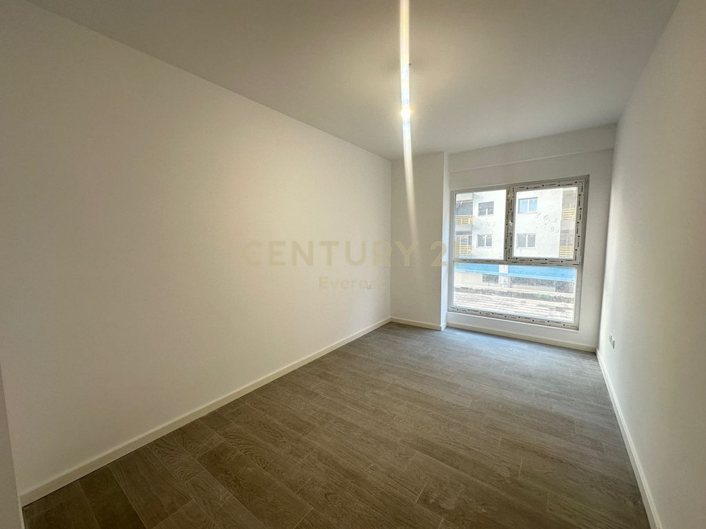 LAPRAKE, OFFICE SPACE FOR RENT