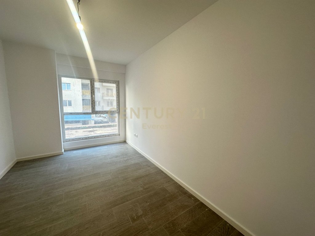 LAPRAKE, OFFICE SPACE FOR RENT