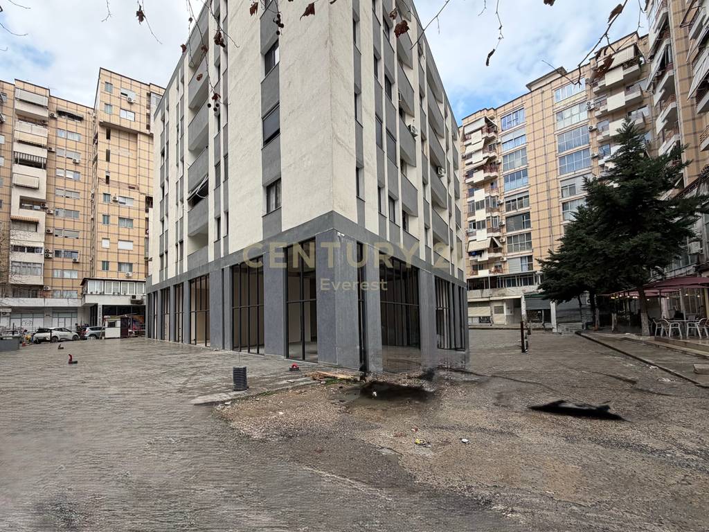 ASTIR, COMMERCIAL SPACE FOR RENT!