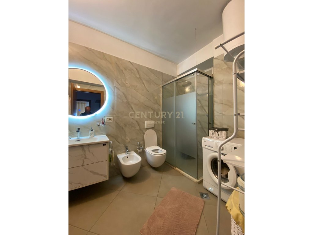Apartment 2+1+2 for rent on Kavaja Street!