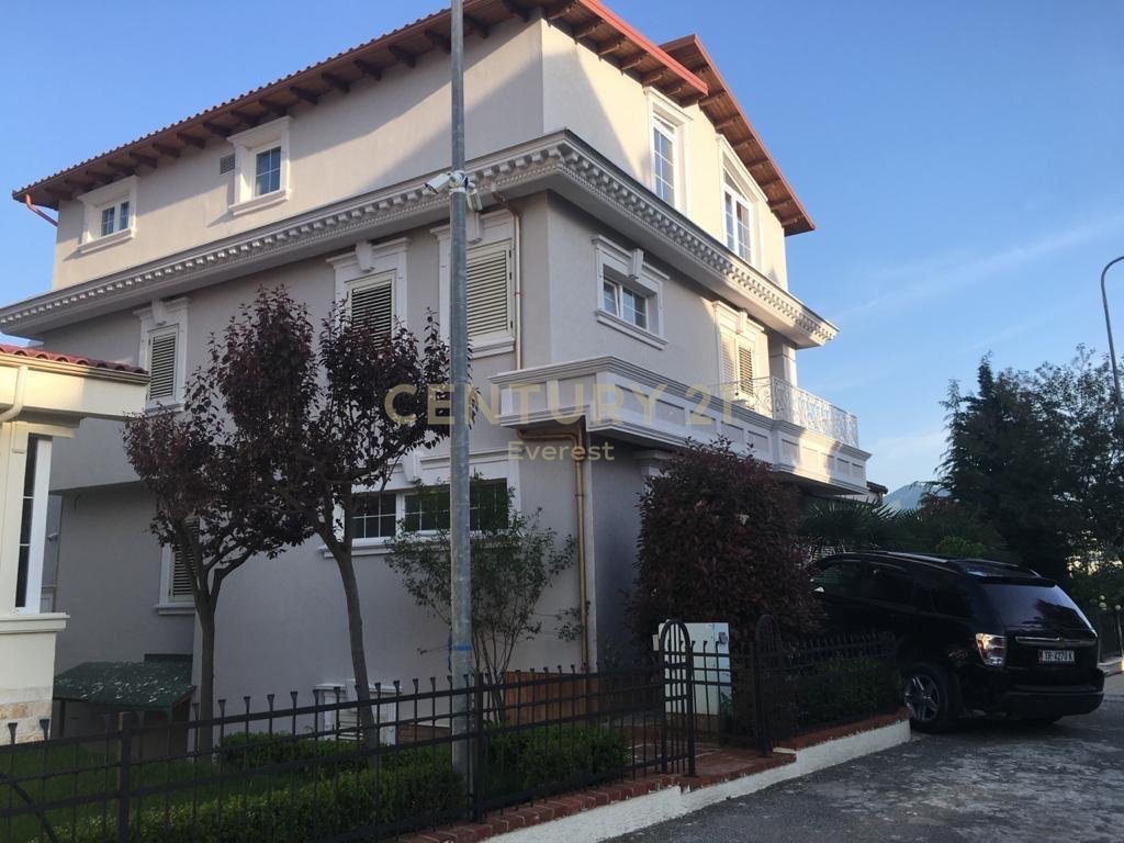 MJULL – BATHORE, AKACIA HILLS COMPLEX – LUXURY 4-STOREY VILLA FOR SALE
