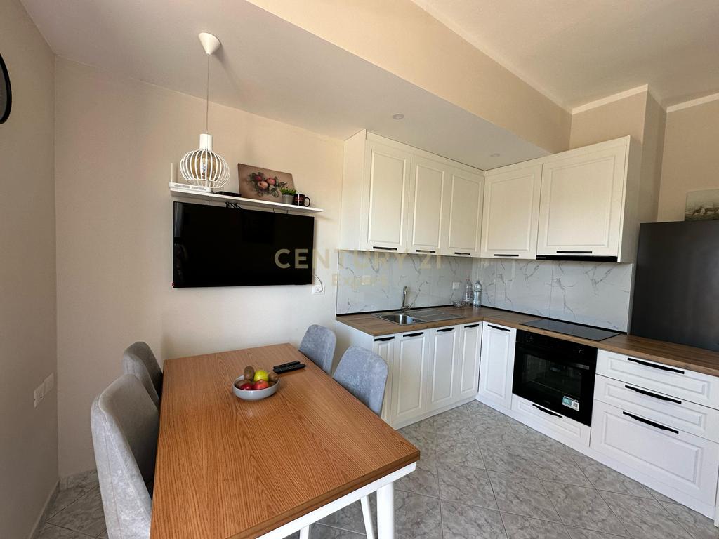 APARTMENT FOR RENT 2+1 FLOOR VILLA, VLORA!!