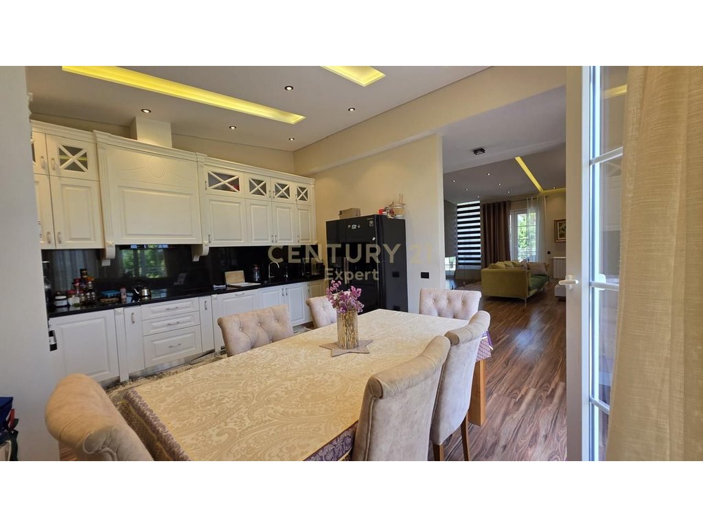 INDIVIDUAL VILLA FOR SALE ON THE OUTskirts of TIRANA, DOBRES!!