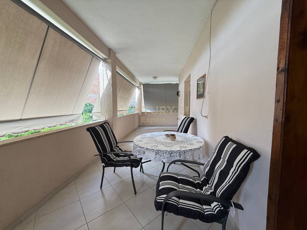 Apartament 3+1 me qira ne zonen e Brrylit