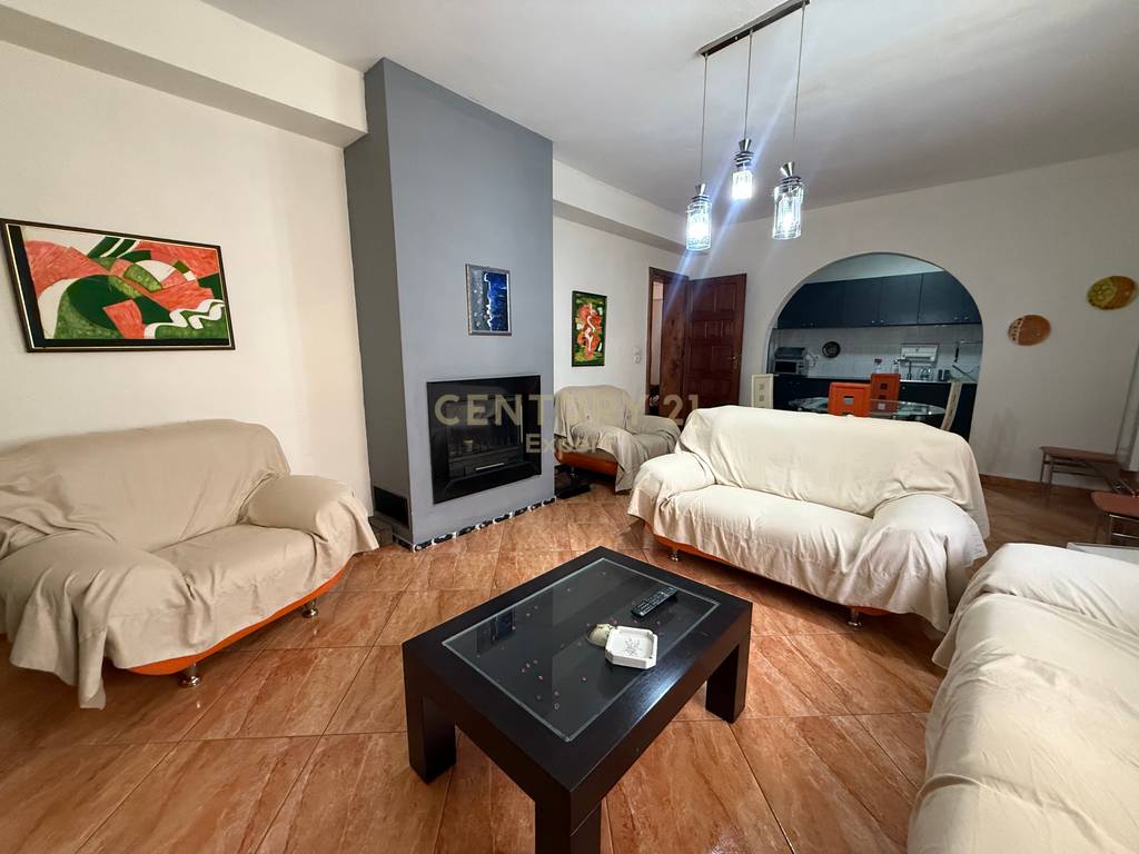 Apartament 3+1 me qira ne zonen e Brrylit