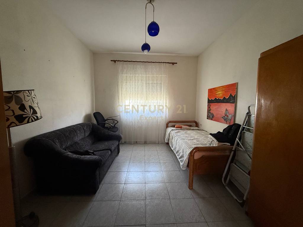 Apartament 3+1 me qira ne zonen e Brrylit