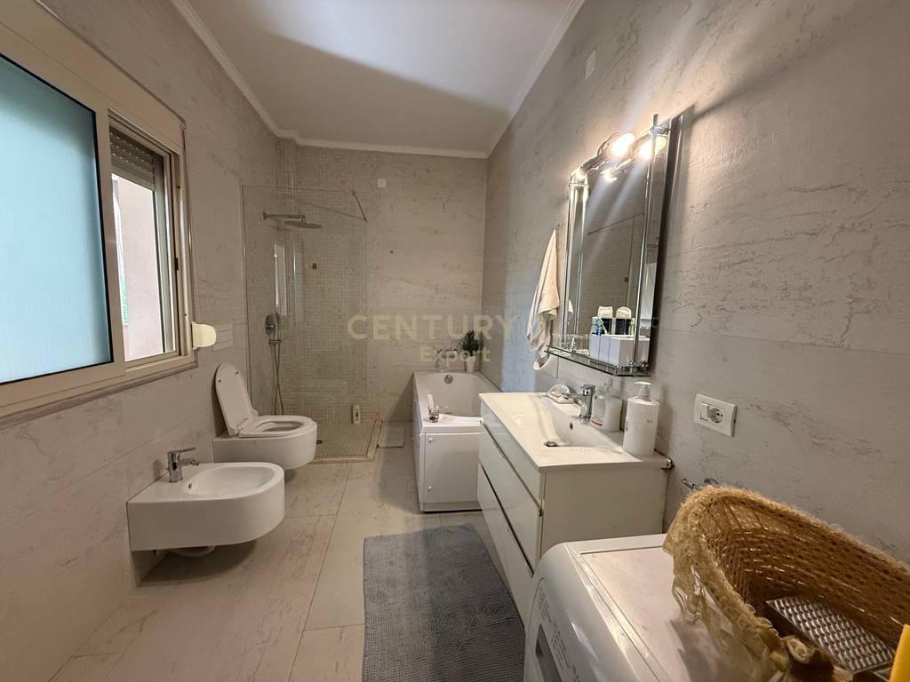 Apartament 3+1 me qira ne zonen e Brrylit
