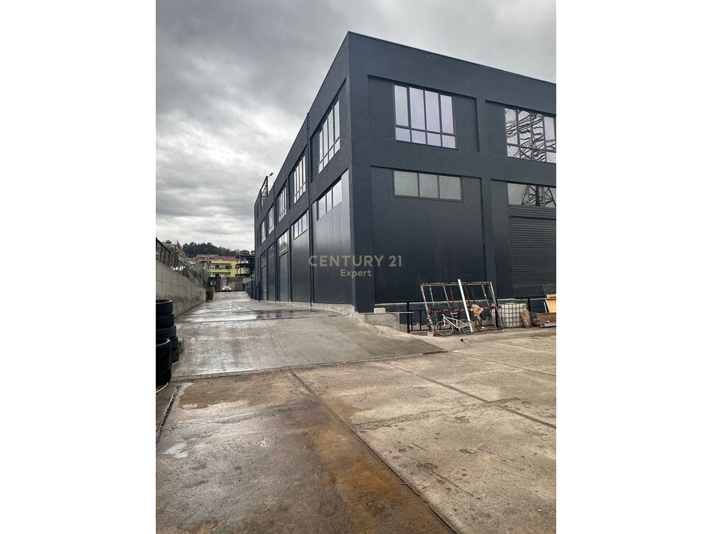 Business property for rent on the main road, near Top Channel