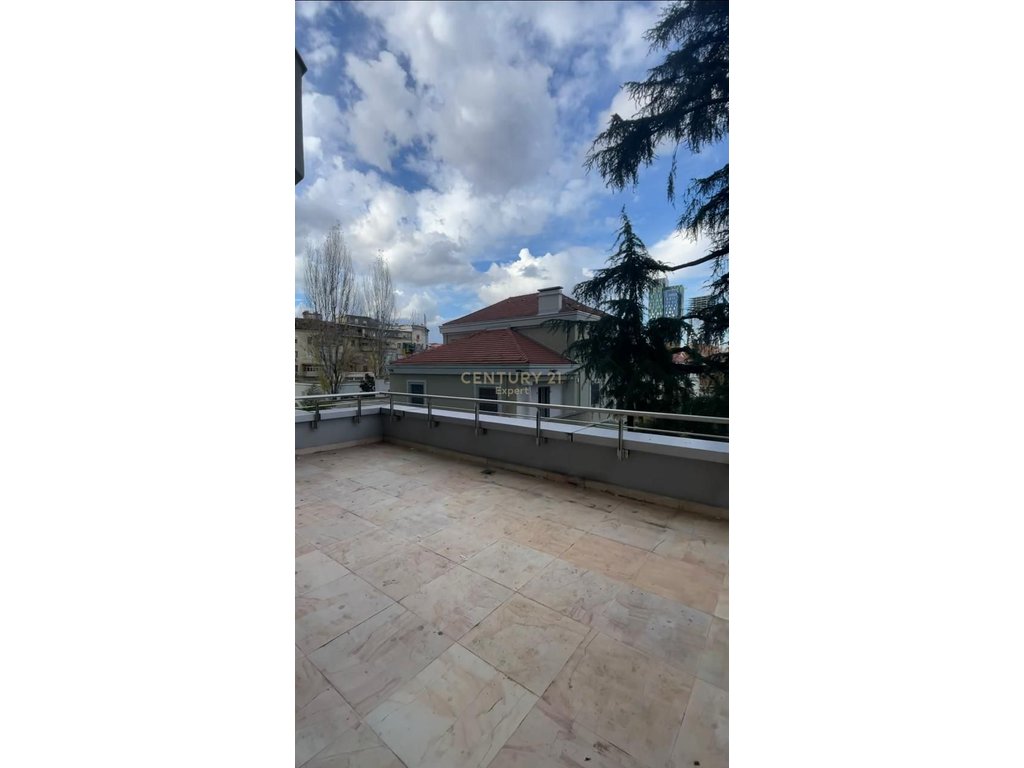 AMBIENT ZYRASH/BUSINESS FOR RENT IN OLD BLOCK !!