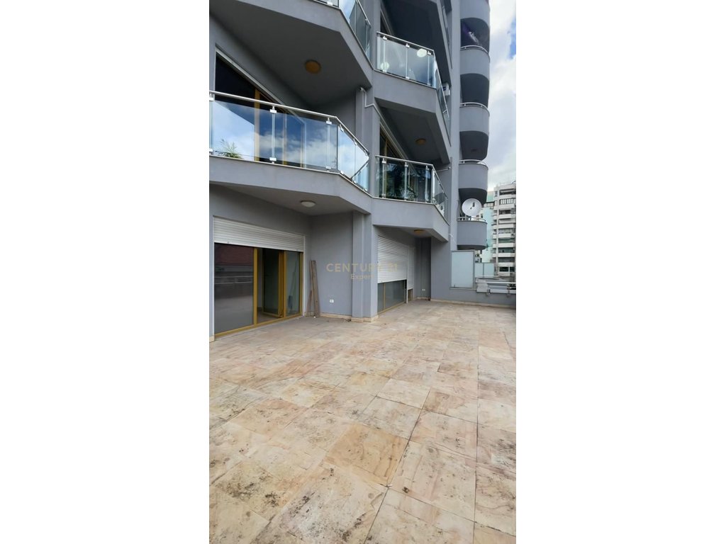 AMBIENT ZYRASH/BUSINESS FOR RENT IN OLD BLOCK !!