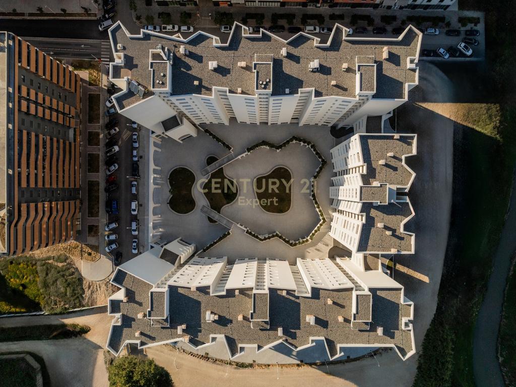 Business unit of 143.8 m2 for sale near River Residence.