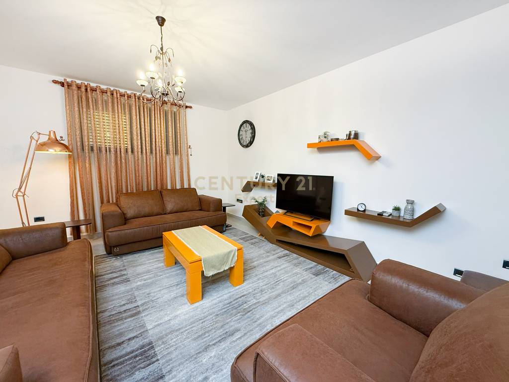 House number 4 on Rruga Riza Cerova, Tirana!