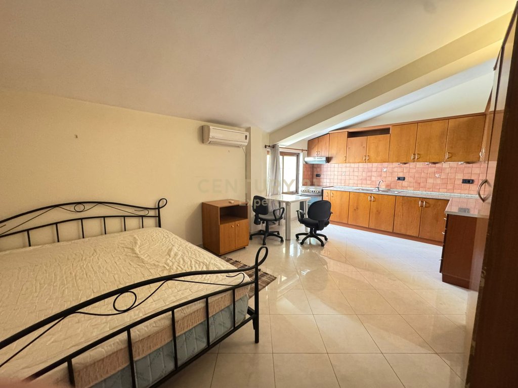 For rent: 4-story villa on Rr. Riza Cerova, Tirana!