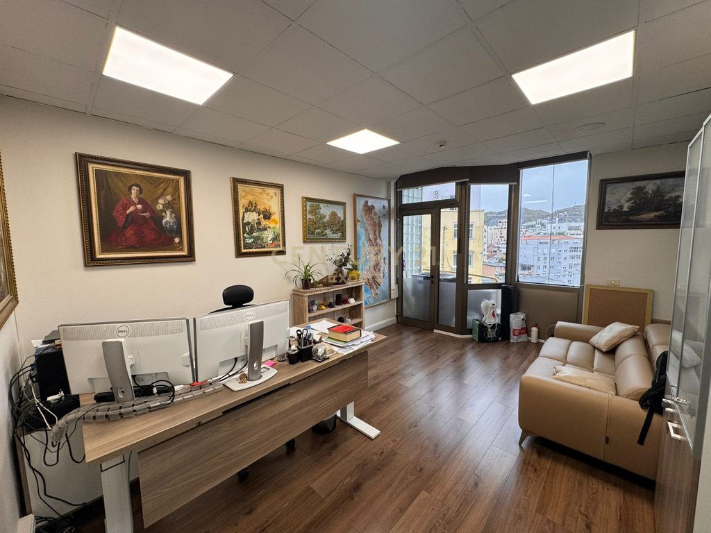 AMBIENT ZYRE FOR RENT NEAR WILSON SQUARE !!!