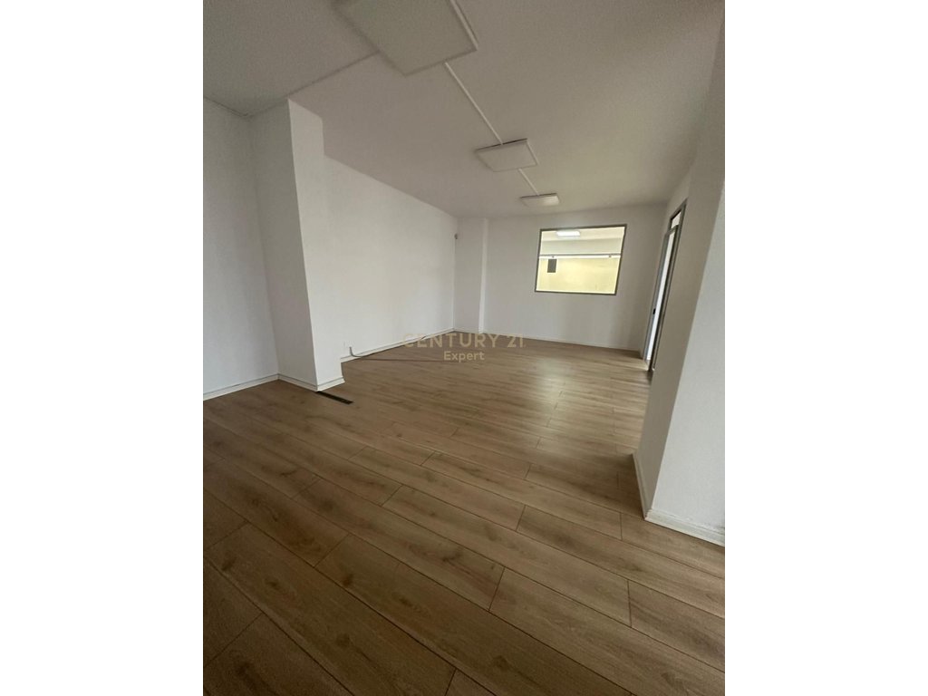 COMMERCIAL SPACE FOR SALE AT 21 DHJETORI!