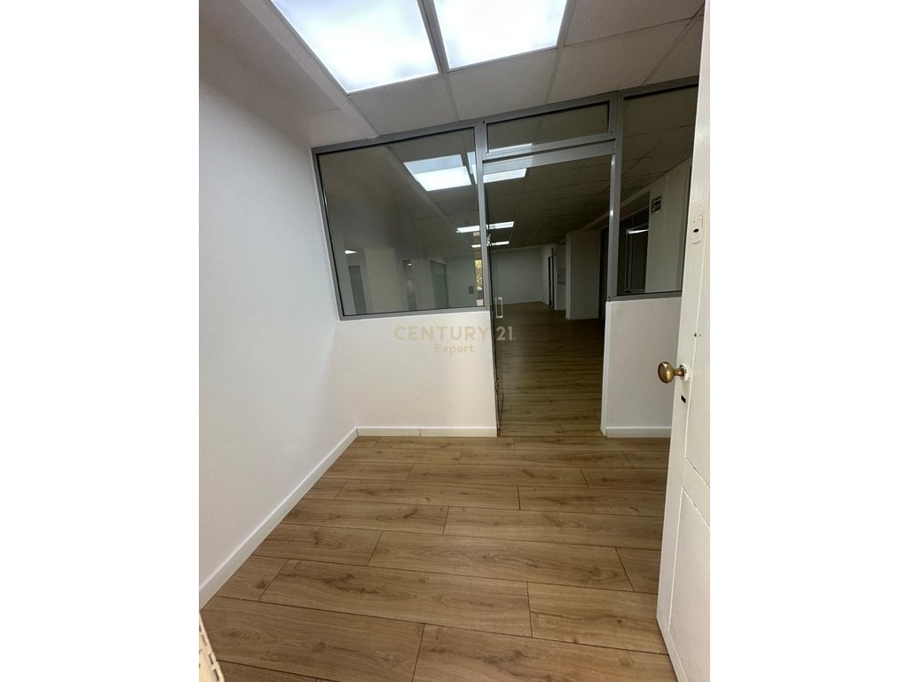 COMMERCIAL SPACE FOR SALE AT 21 DHJETORI!