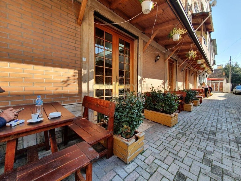 COMMERCIAL SPACE FOR RENT ON KAVAJES STREET!